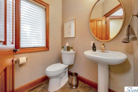 18 Newcastle Court North Mankato MN 56003