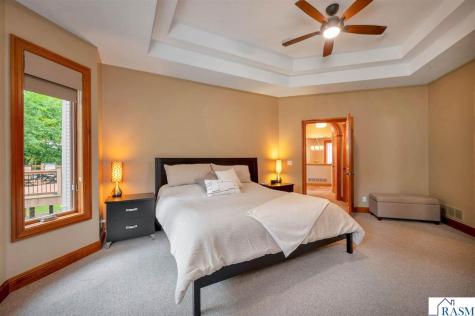 18 Newcastle Court North Mankato MN 56003