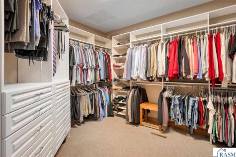 18 Newcastle Court North Mankato MN 56003