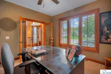 18 Newcastle Court North Mankato MN 56003