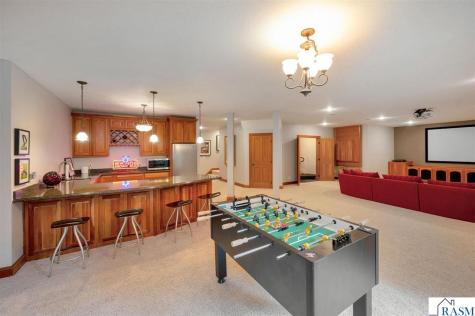 18 Newcastle Court North Mankato MN 56003