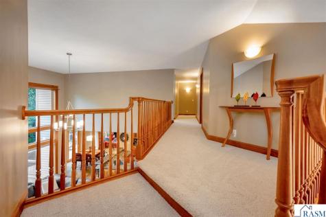 18 Newcastle Court North Mankato MN 56003