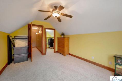 18 Newcastle Court North Mankato MN 56003