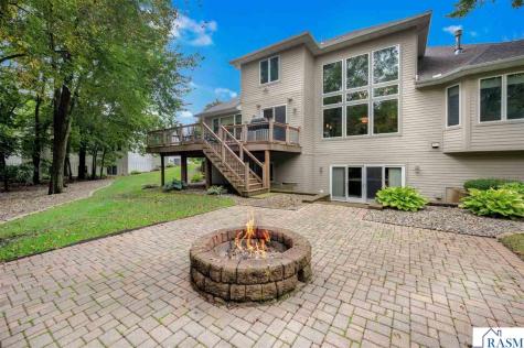 18 Newcastle Court North Mankato MN 56003