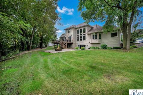 18 Newcastle Court North Mankato MN 56003