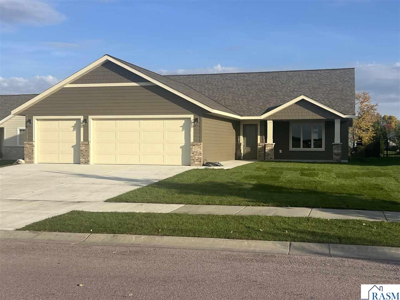 512 Torrey Pines Drive Mankato MN 56001