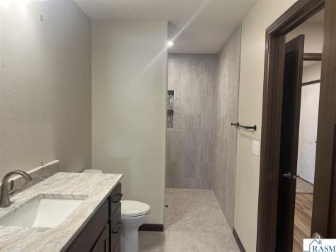 512 Torrey Pines Drive Mankato MN 56001