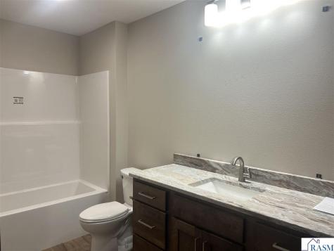 512 Torrey Pines Drive Mankato MN 56001