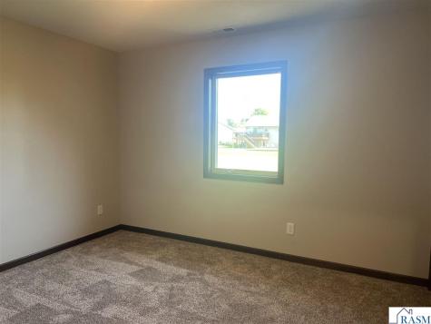 512 Torrey Pines Drive Mankato MN 56001