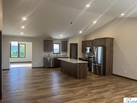 512 Torrey Pines Drive Mankato MN 56001
