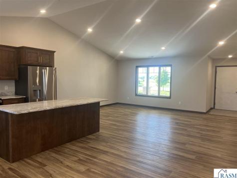 512 Torrey Pines Drive Mankato MN 56001