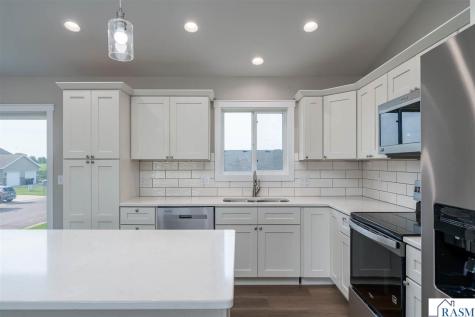123 Erin Court Nicollet MN 56074