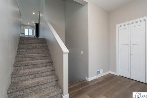 123 Erin Court Nicollet MN 56074