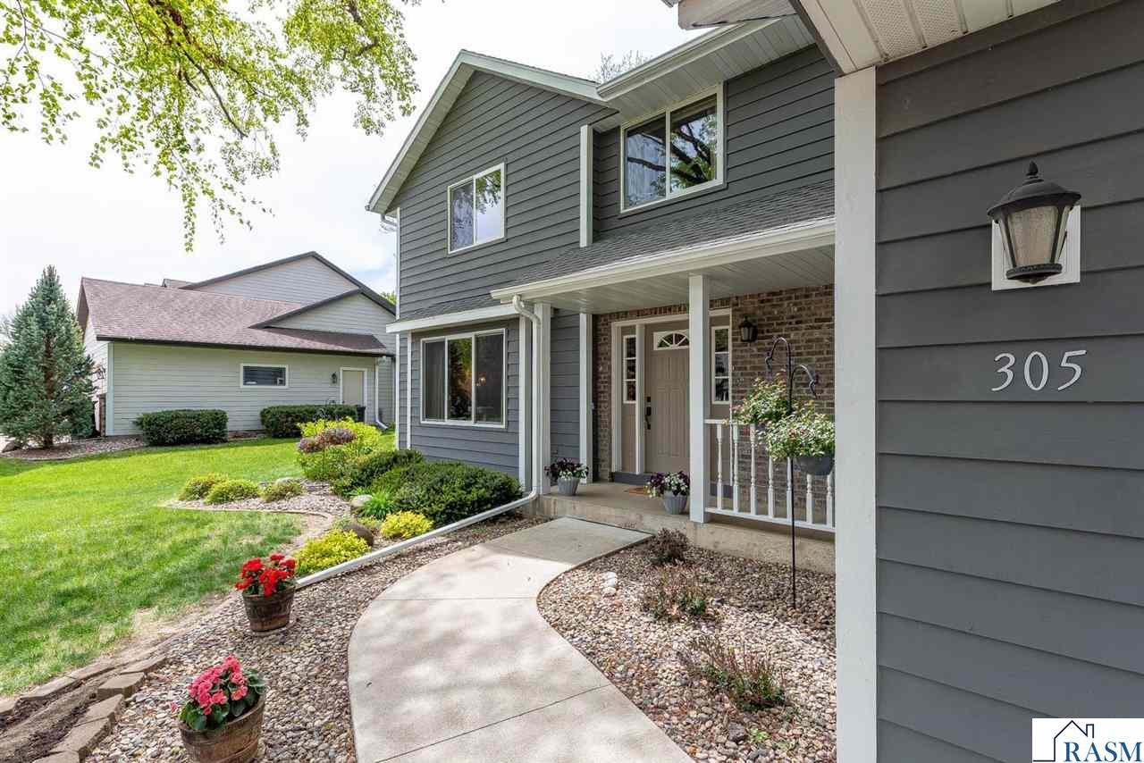 305 Chancery Lane Mankato MN 56001