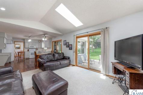 305 Chancery Lane Mankato MN 56001