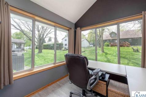 305 Chancery Lane Mankato MN 56001