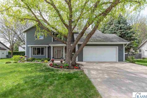 305 Chancery Lane Mankato MN 56001