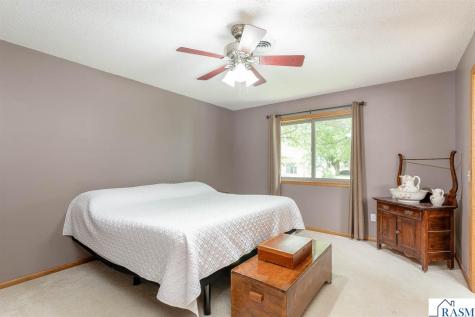 305 Chancery Lane Mankato MN 56001