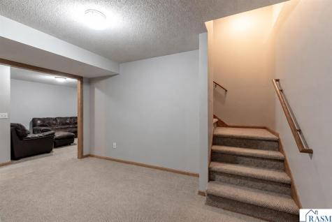 305 Chancery Lane Mankato MN 56001