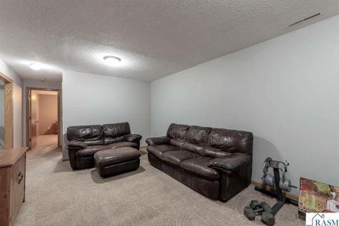 305 Chancery Lane Mankato MN 56001