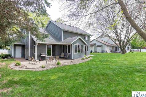 305 Chancery Lane Mankato MN 56001
