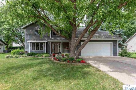 305 Chancery Lane Mankato MN 56001