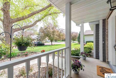 305 Chancery Lane Mankato MN 56001