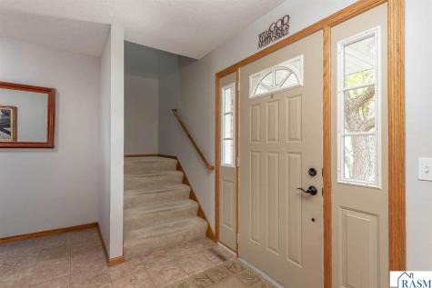 305 Chancery Lane Mankato MN 56001
