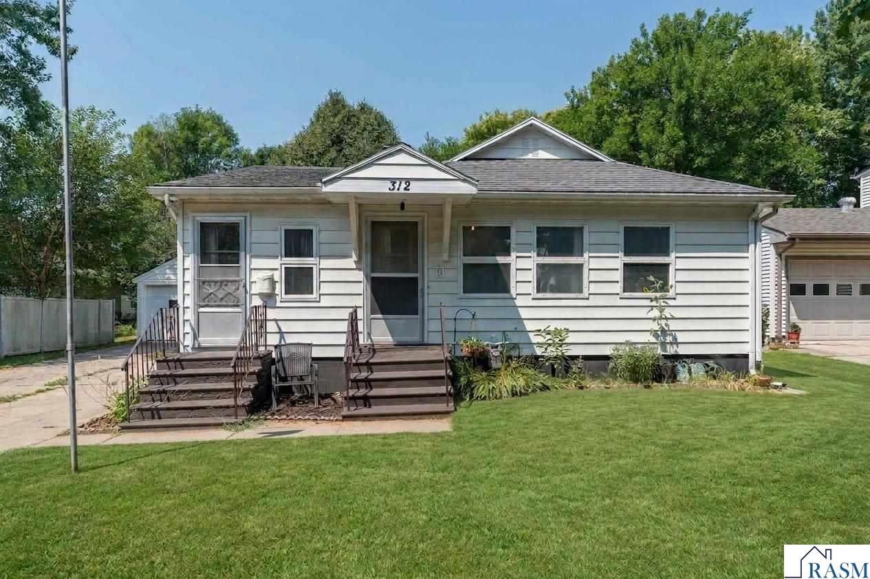 312 N 7th Street St. Peter MN 56082