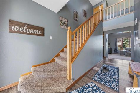 1526 Castle Drive North Mankato MN 56003
