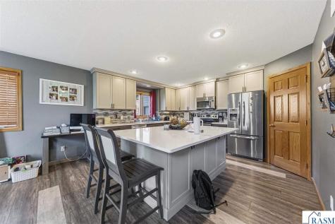 1526 Castle Drive North Mankato MN 56003
