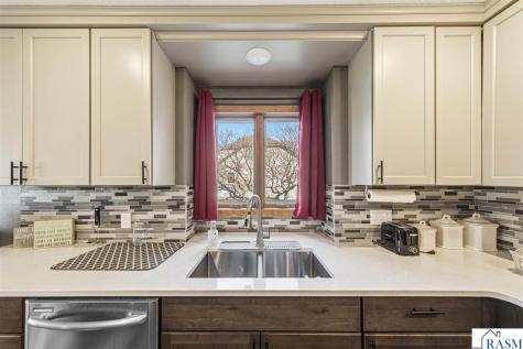 1526 Castle Drive North Mankato MN 56003