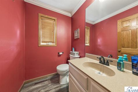 1526 Castle Drive North Mankato MN 56003