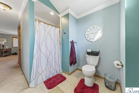 1526 Castle Drive North Mankato MN 56003