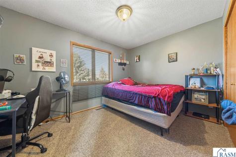 1526 Castle Drive North Mankato MN 56003