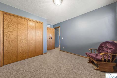1526 Castle Drive North Mankato MN 56003