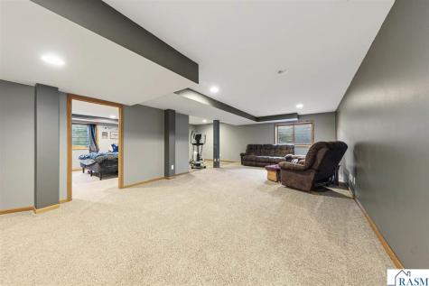 1526 Castle Drive North Mankato MN 56003
