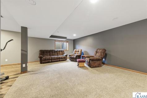 1526 Castle Drive North Mankato MN 56003