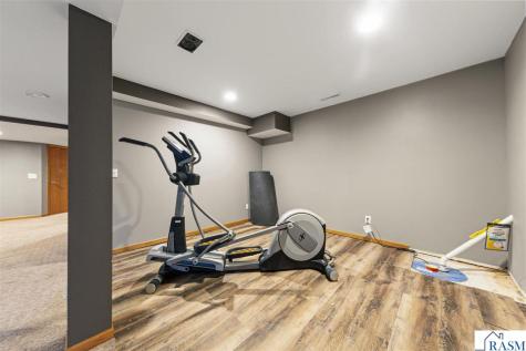 1526 Castle Drive North Mankato MN 56003