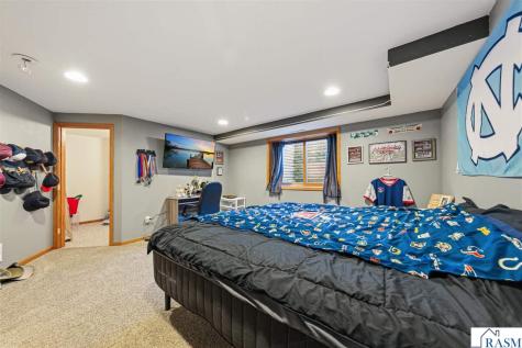 1526 Castle Drive North Mankato MN 56003
