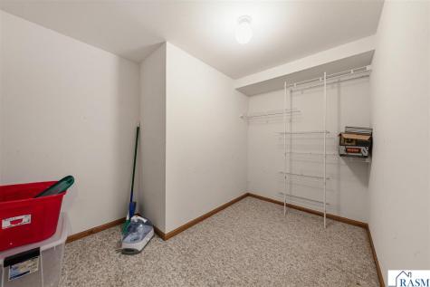 1526 Castle Drive North Mankato MN 56003