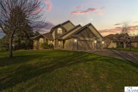 1526 Castle Drive North Mankato MN 56003