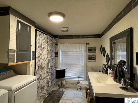 1113 S 2nd Avenue St. James MN 56081