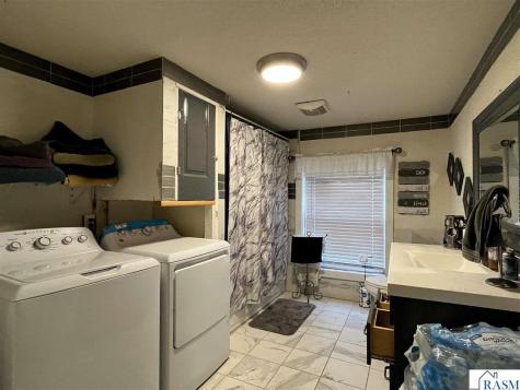 1113 S 2nd Avenue St. James MN 56081