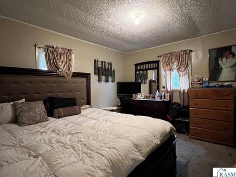 1113 S 2nd Avenue St. James MN 56081