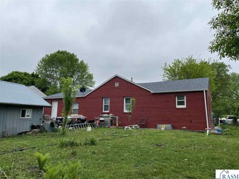 1113 S 2nd Avenue St. James MN 56081