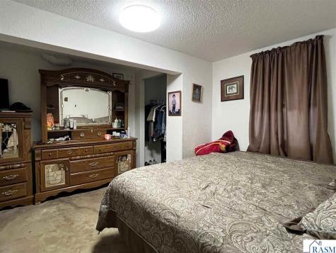 1113 S 2nd Avenue St. James MN 56081