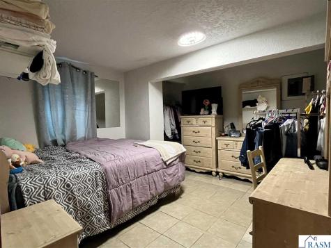 1113 S 2nd Avenue St. James MN 56081