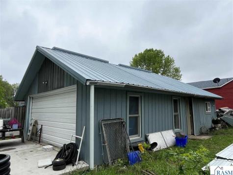 1113 S 2nd Avenue St. James MN 56081