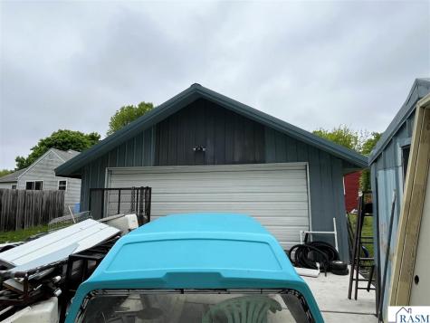 1113 S 2nd Avenue St. James MN 56081